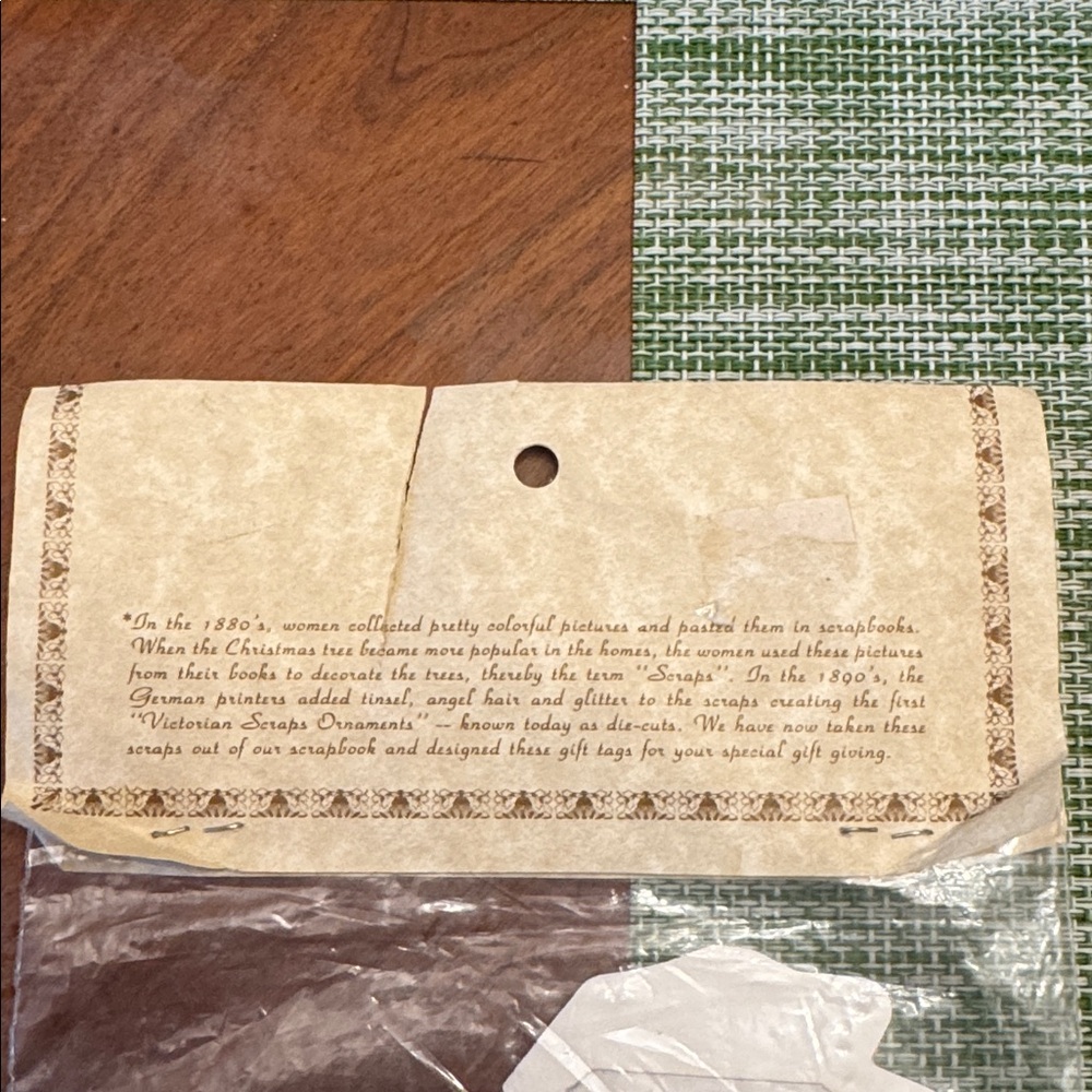 Halloween Candy Boxes, Vintage, Victorian Repros.
4 Packaged Boxes C-1990’s - Picture 5 of 12